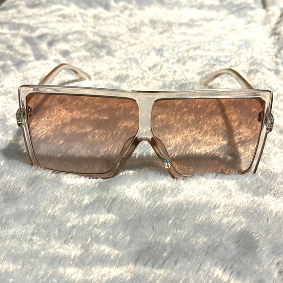 *Like New* Nude/Tan Ombré GLAM Shades - Picture 2 of 2